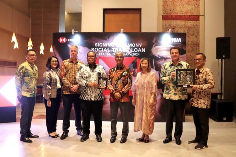 PNM dan Bank HSBC melakukan penandatanganan sinergi social loan di Jakarta, Selasa (16/1/2024). 