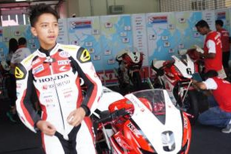 Pebalap AHM Yogha Dio Syahputra usai latihan di Sepang