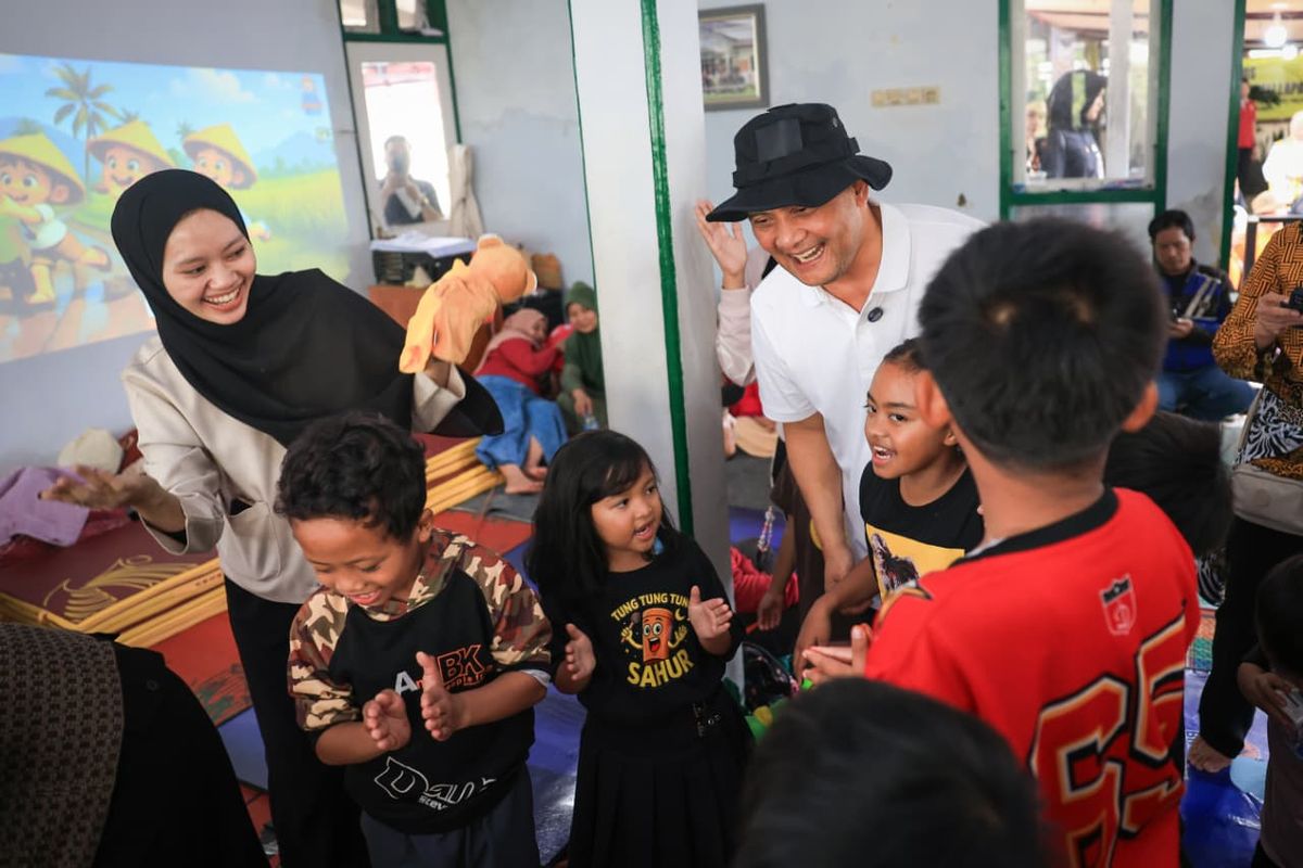 Gubernur Jawa Tengah Ahmad Luthfi turun langsung meninjau perkembangan pemulihan pascabencana banjir dan tanah longsor di Kecamatan Pulosari, Kabupaten Pemalang, Jumat (30/1/2026). 
