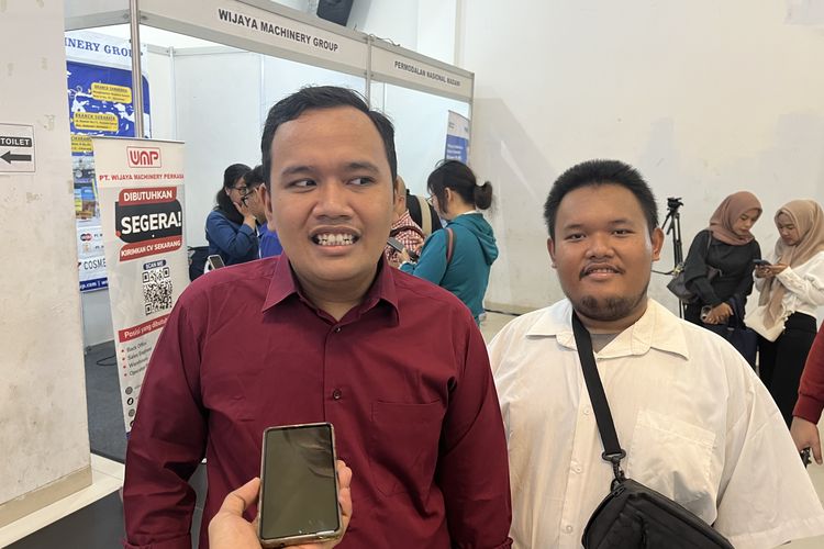 Fresh Graduate Berburu Kerja Pertama di Job Fair, Berharap Diterima demi Bantu Orangtua