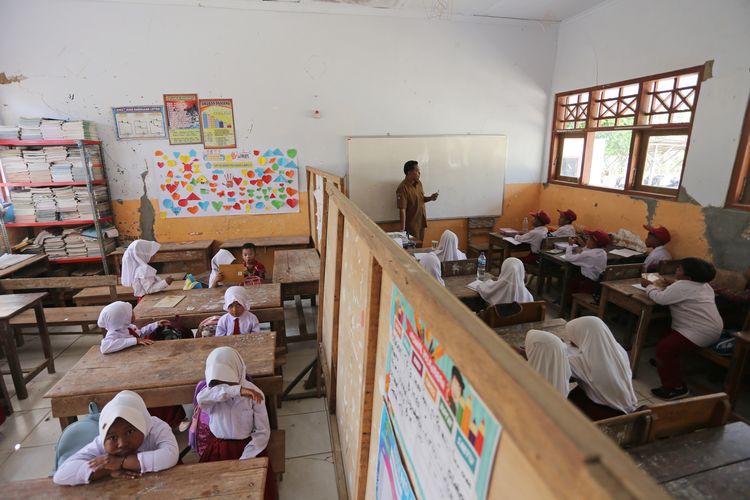 Stagnasi Skor PISA: Kurikulum atau Beban Kognitif Anak Indonesia?