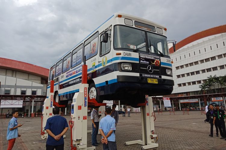 Bus Wisata Klasik