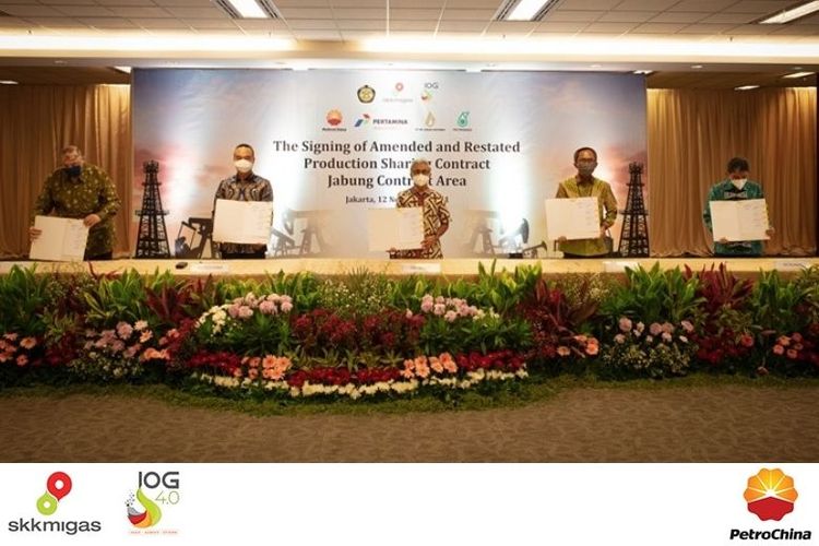 Pemerintah Indonesia melalui Menteri Energi dan Sumber Daya Mineral (ESDM) Arifin Tasrif menandatangani Kontrak Perpanjangan WK Jabung di Jakarta pada Senin (22/11/2021). 