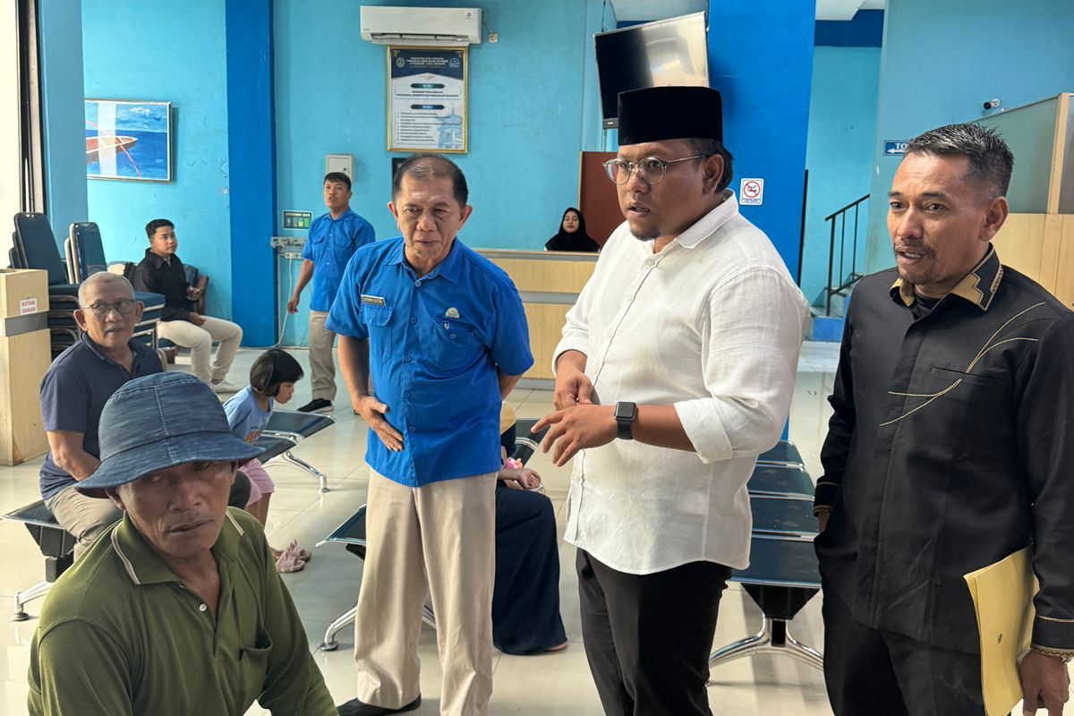 Komisi Ii DPRD Kota Pasuruan sedang melakukan tinjauan lapangan ke pelanggan PDAM Kota Pasuruan guna mendengarkan langsung pelayanan air PDAM Kota Pasuruan, Senin (13/01/2025) 