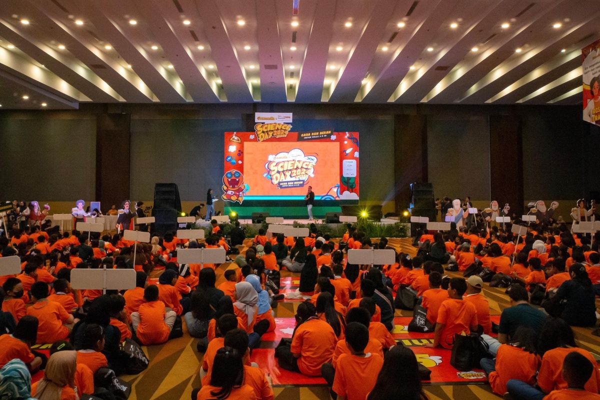 Gramedia Science Day 2024 diadakan dalam rangka mengambangkan kreativitas, inovasi dan eksperimen sains untuk para ilmuwan muda dan hadir dengan tema "Gaya dan Tekanan". 