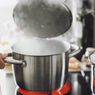 6 Cara Membersihkan Panci Gosong, Noda Hitam bisa Kinclong