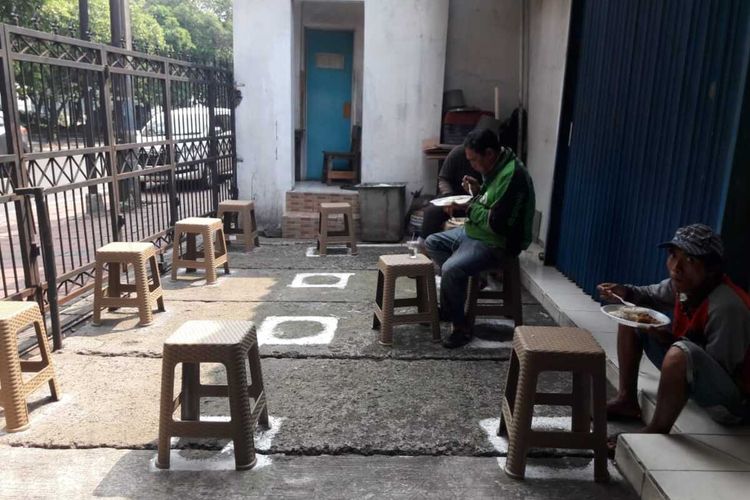 situasi dapur Makan Gratis di Jalan Jendral Basuki Rachmat, Rabu (28/7/2020)