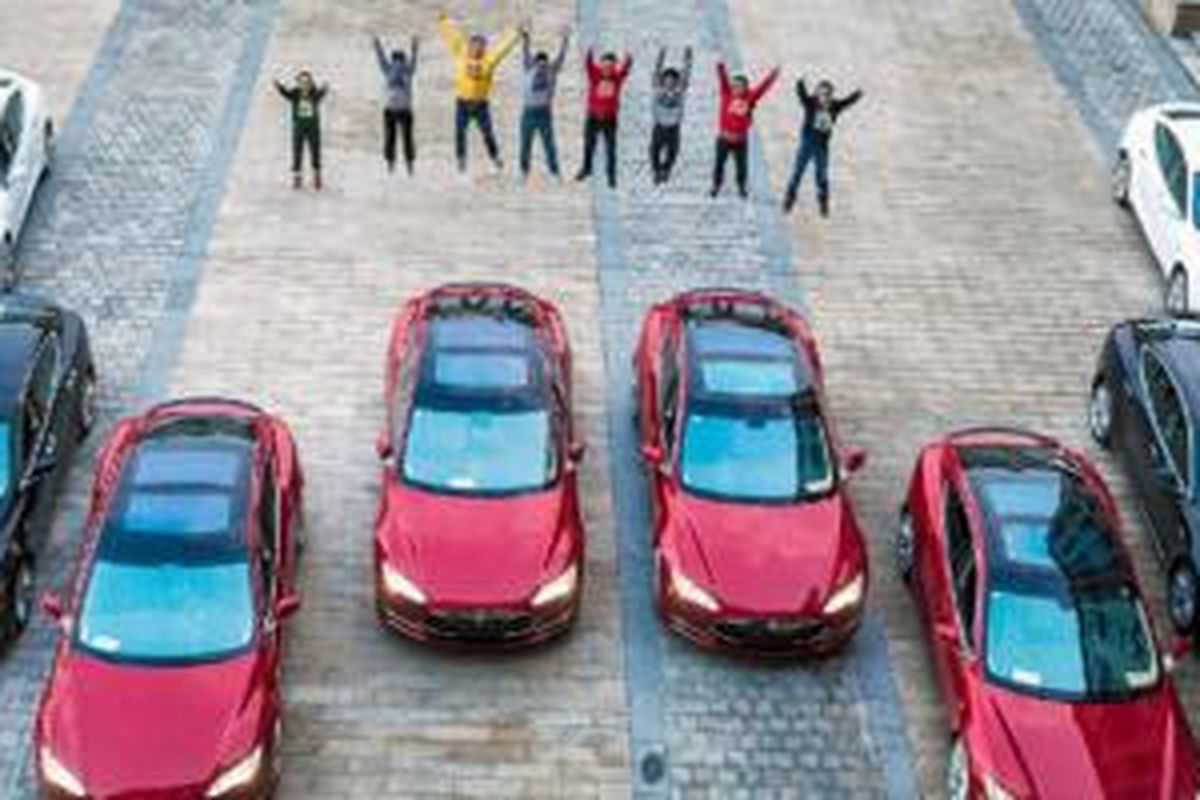 Perusahaan China Skeleton Key berikan Bonus Telsa Model S buat pekerjanya yang berprestasi.