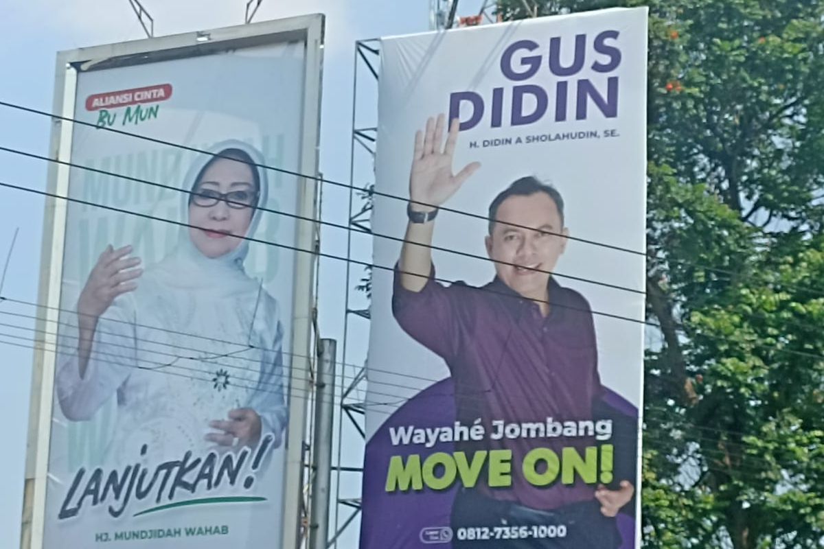 Salah satu baliho yang menampilkan foto Didin Ahmad Sholahudin. Baliho tersebut berada di simpang 4 Jalan Wahid Hasyim Kabupaten Jombang dan diambil pada Senin (5/8/2024).