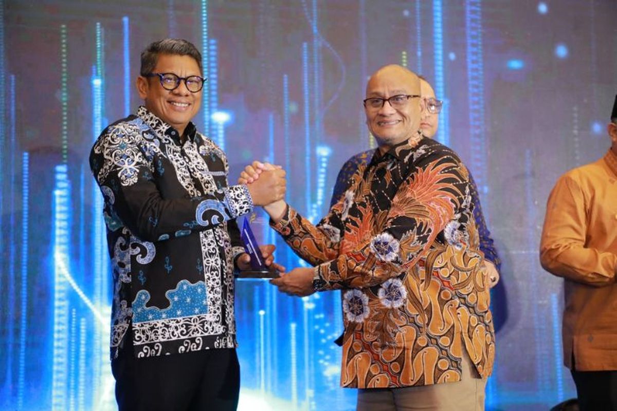 Wali Kota Bontang Basri Rase berhasil meraih penghargaan bergengsi "Apresiasi Tokoh Indonesia 2024". 