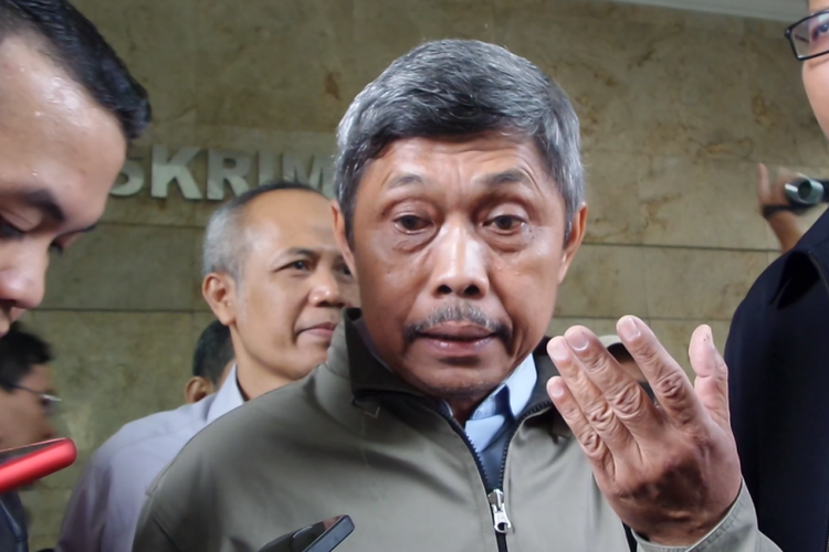Zainal, warga Tangerang mengungkapkan kekecewaannya pada agen travel umrah PT Garuda Angkasa Mandiri di Bareskrim Polri, Jakarta, Senin (5/2/2018).