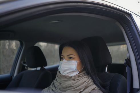 Ini Alasan Nyetir Mobil Sendiri Juga Perlu Pakai Masker