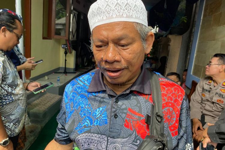 Harsono (56), warga Tebet, Jakarta Selatan yang rumahnya direnovasi, Senin (15/1/2024). 