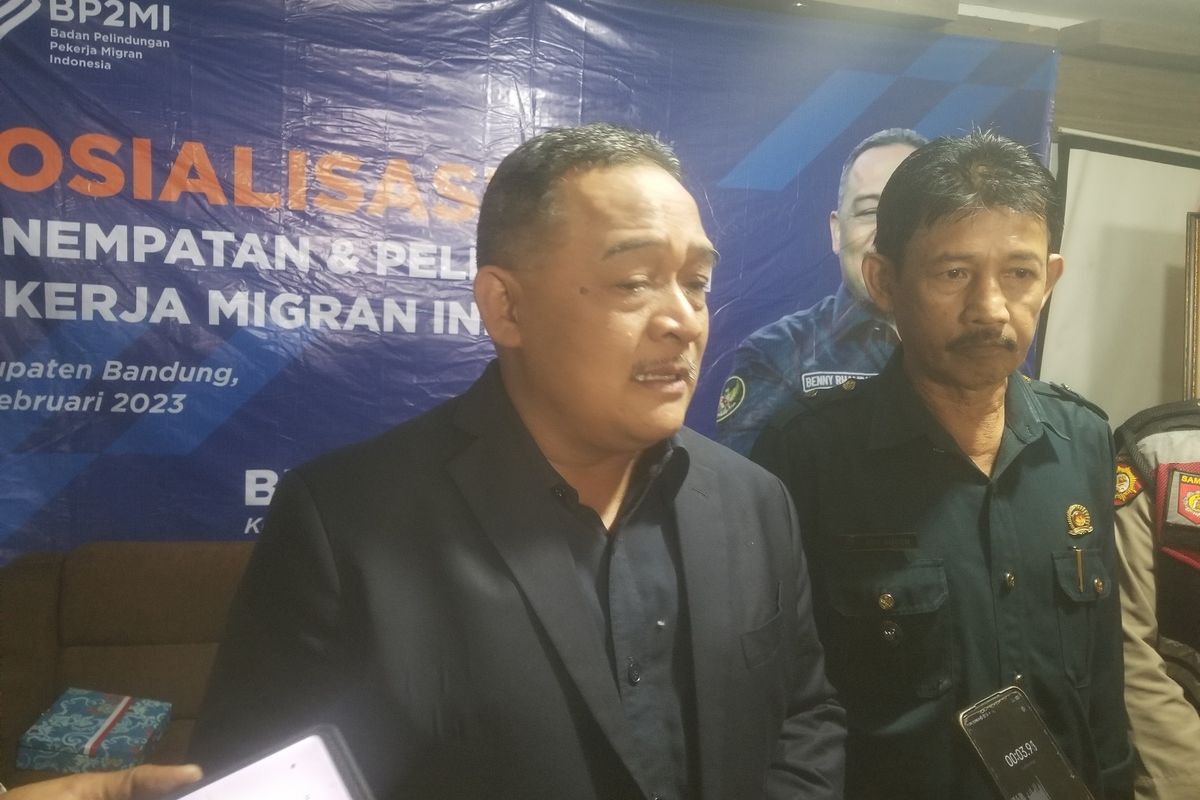 Kepala Badan Perlindungan Pekerja Migran Indonesia (BP2MI) Benny Rhamdani mengatakan, sebanyak 4,4 juta warga Indonesia masih berada di luar negeri dan berstatus ilegal. Menurutnya, berdasarkan data dari word bank ada 9 juta, dan sebagiannya merupakan warga Indonesia.