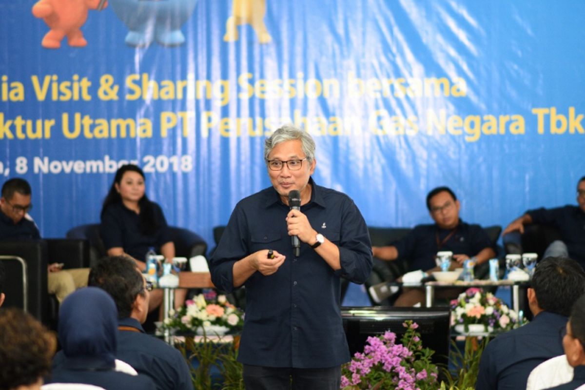 Direktur Utama PT Perusahaan Gas Negara Tbk. (PGN) Gigih Prakoso saat menghadiri kegiatan Sharing Session dengan para pekerja di Kantor PGN Area Batam, Kamis, (8/11/2018).