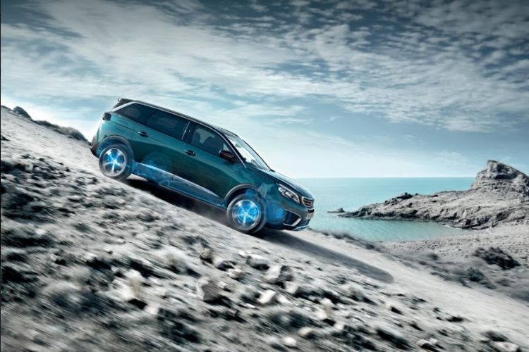 Fitur Snow Mode Peugeot 300 dan 5008 SUV