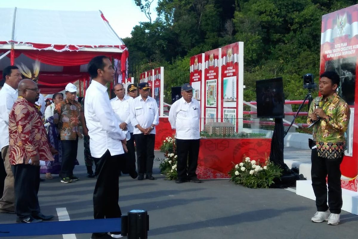 Presiden Joko Widodo mencanangkan pembwngunan Istana Kepresidenan, dan Papua Creative Hub di Jayapura, Papua, Senin (28/10/2019)