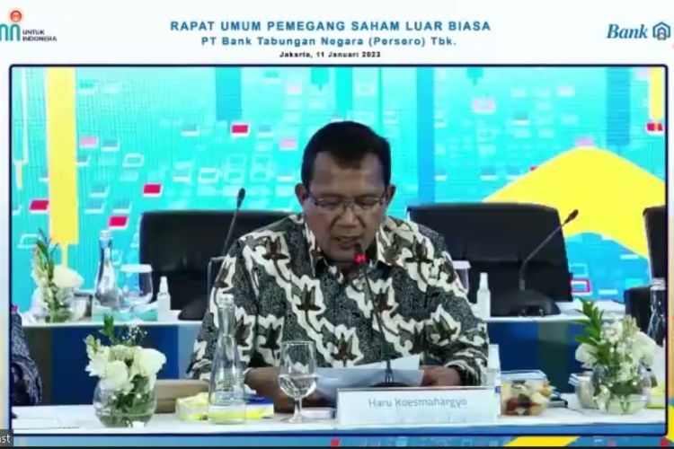 Direktur Utama Bank BTN Haru Koesmahargyo saat konferensi pers RUPSLB, Rabu (11/1/2023).