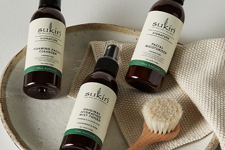 Sukin merupakan brand asal Australia yang mengusung produk natural, vegan, dan cruelty free. 
