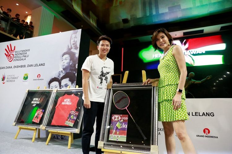 Liliyana Natsir ikut melelang rajet kesayangannya yang diminati Olga Lidya