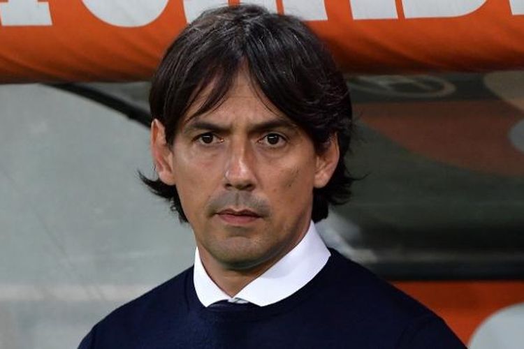 Ekspresi Simone Inzaghi saat mendampingi Lazio dalam laga Serie A kontra Internazionale Milan, di Stadion Olimpico, Roma, 1 Mei 2016.