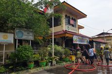 Kantor Kecamatan Medan Area di Kota Medan Terbakar 