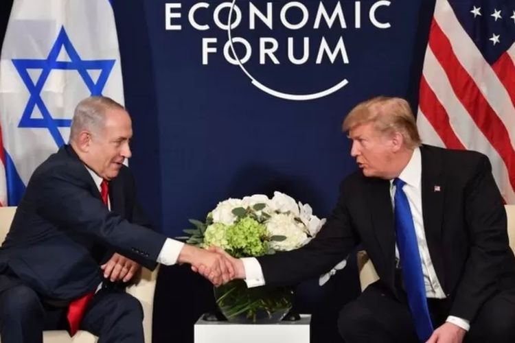 Benjamin Netanyahu memiliki hubungan politik yang dekat dengan Donald Trump.
