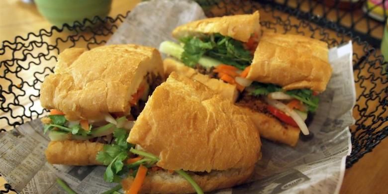 Banh Mi, roti isi Vietnam ala NamNam Noodle Bar