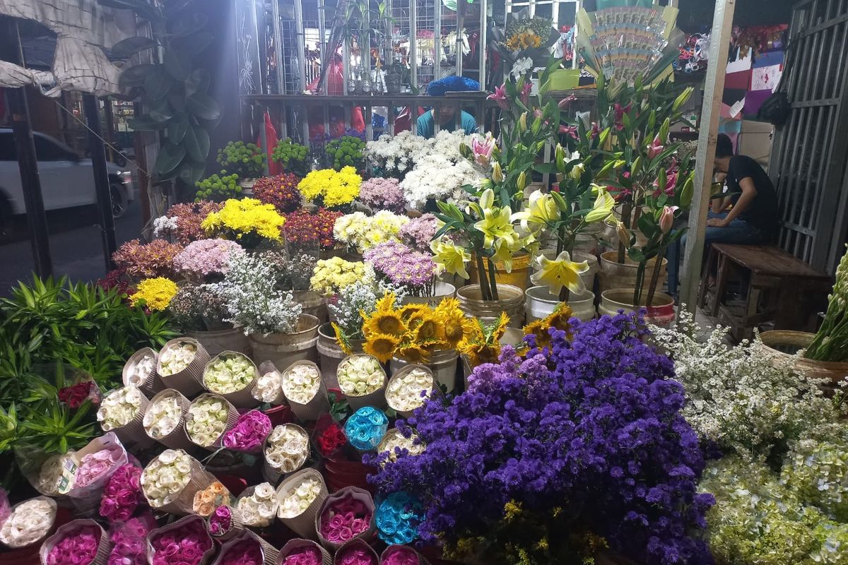 Sebuah kios penjual karangan bunga di kawasan Cilandak Barat, Jakarta Selatan