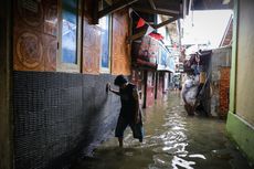 Tanggul di Kampung Luar Batang Bocor karena Dipaku Warga