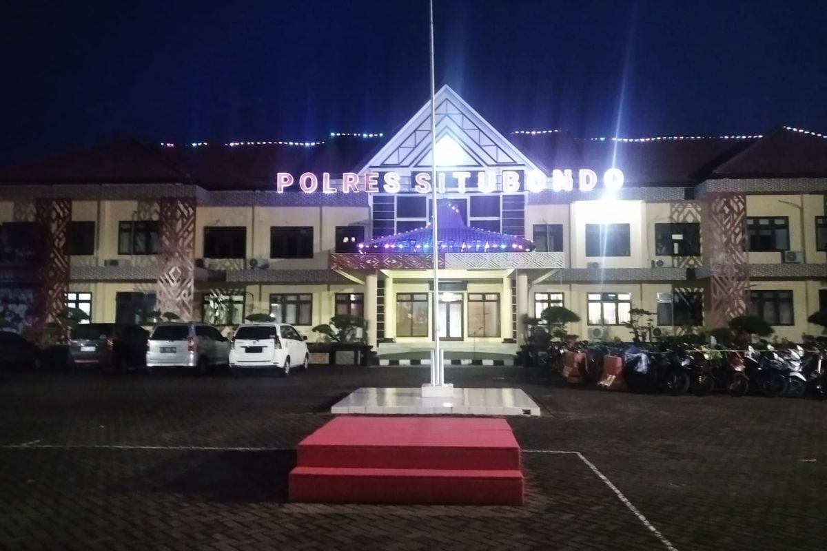 Foto: Suasana Mapolres Situbondo yang akan menjadi tempat pemeriksaan terlapor dan pelapor dugaan penipuan robot trading.
