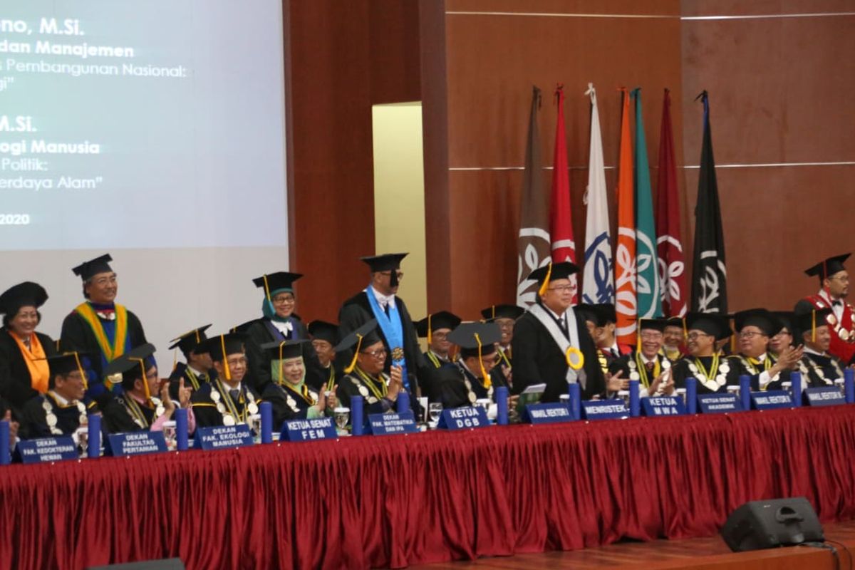 Upacara Orasi Ilmiah 3 Guru Besar IPB di Auditorium Fakultas Ekonomi dan Manajemen, Kampus IPB Dramaga, Sabtu (11/1/2020).