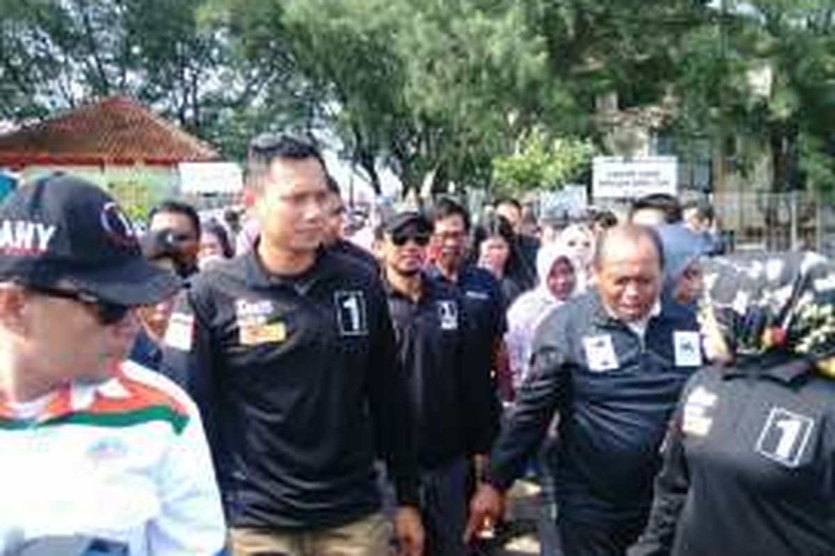 Pasangan calon gubernur dan calon wakil gubernur DKI Jakarta Agus Harimurti Yudhoyono-Sylviana Murni melakukan kampanye di Kabupaten Kepulauan Seribu. Kampanye diawali Agus dan Sylvi di Pulau Kelapa. Rabu (23/11/2016)