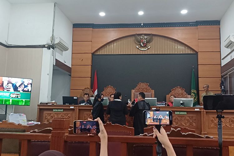 Dicecar Jaksa Tunjukkan Bukti DM ke Nikita Mirzani, Saksi: Saya Tertekan