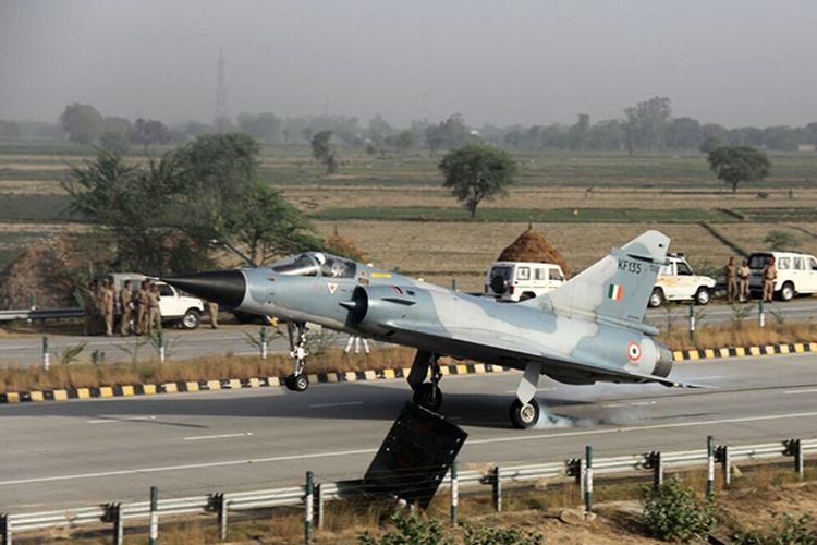 Jet tempur Mirage 2000 milik Angkatan Udara India (IAF).