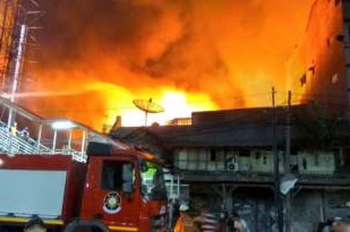 KRL Jakarta Kota-Manggarai Terhenti Sementara karena Ada Kebakaran