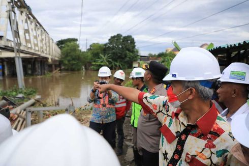 Cek Jembatan Juwana, Ganjar : Enggak Bisa Cepat, Kecuali yang Mengerjakan Bandung Bondowoso