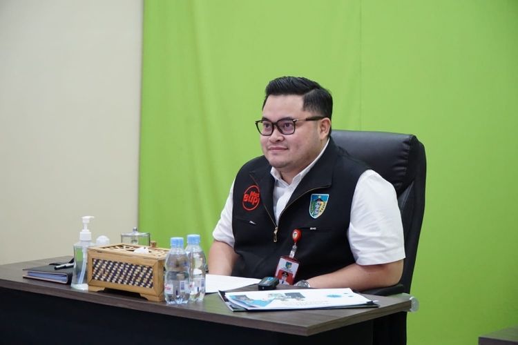  Bupati Kediri Hanindhito Himawan Pramono saat menjadi narasumber talk show Pahlawan Vaksin: Peran Pemimpin Daerah dalam Membangun Kekebalan Komunal.