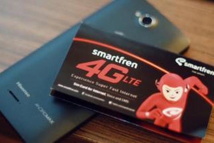Perangkat dan kartu perdana 4G Smartfren.