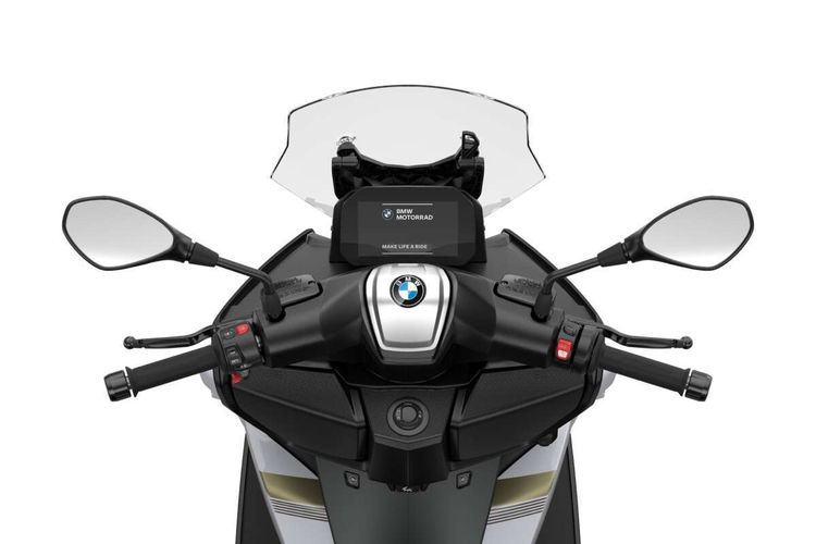 Setang motor dan layar instrumen BMW C400GT model year 2025