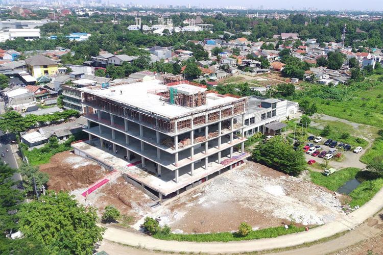 Gedung perkantoran dan retail The Amboja yang berlokasi Jalan Raya Mabes Hankam, Kelurahan Bambu Apus, Kecamatan Cipayung, Jakarta Timur.

