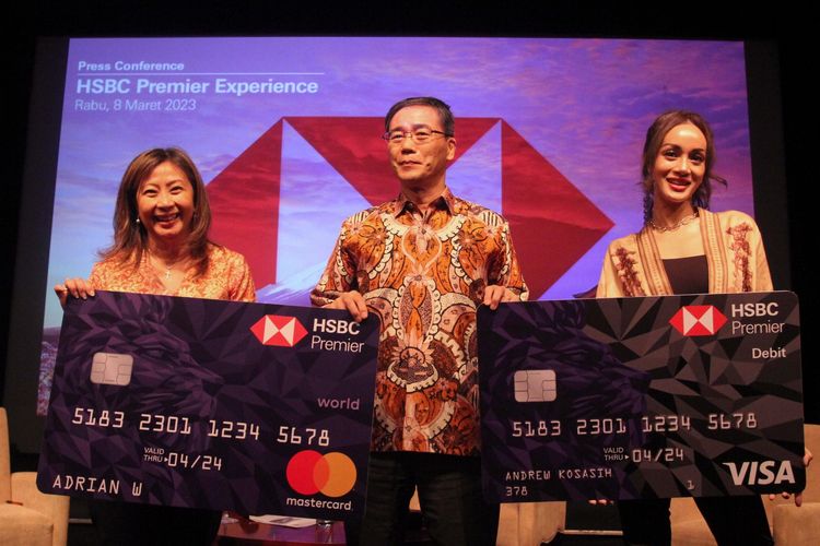 Direktur Wealth dan Personal Banking HSBC Indonesia Lanny Hendra saat meluncurkan fitur kartu kredit PT Bank HSBC Indonesia di Jakarta, Rabu (8/3/2023).