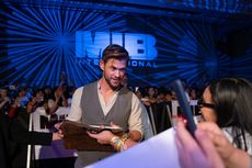 Chris Hemsworth Belajar Kata 