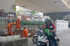 Ada Pelebaran Taman, Jalan Dekat Pelintasan Kereta Roxy Mas Makin Sempit