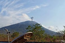 Gunung Ile Lewotolok Meletus Dua Kali Pagi Ini, Semburkan Asap Tebal