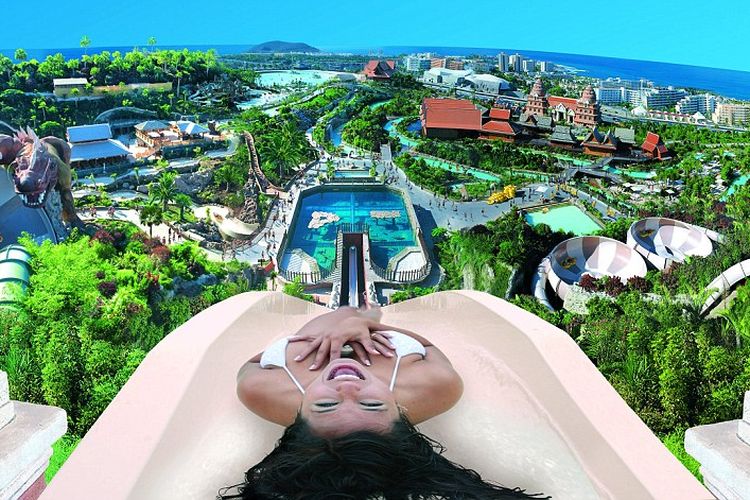 Taman air Siam Park di Tenerife, Spanyol, didaulat sebagi taman air terbaik di dunia 2018 versi Trip Advisor. 