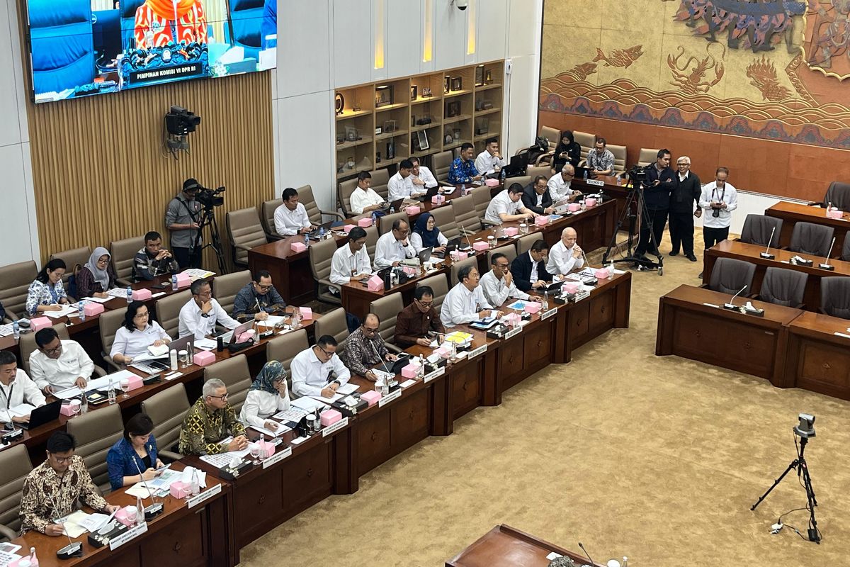 DPR Kesal Dirut Agrinas Absen Saat Rapat Komisi VI, Padahal Harus Klarifikasi soal Impor Pikap India