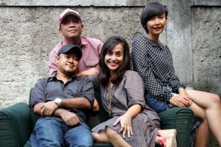 Rizal Mantovani (kiri depan), Upi (kanan atas), Eko Kristianto (kiri atas), dan Alfani Wiryawan (kanan depan), 