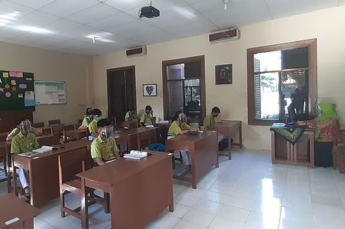 Cerita Siswa SMP di Solo yang Kembali Belajar ke Sekolah, Bawa Bekal hingga Senang Bertemu Teman