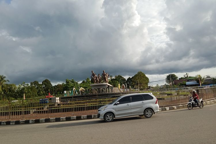 Bundara Smart City sebagai lambang perhelatan PON ke XX yang berada di pusat ibu Kota Kabupaten Mimika, Papua.